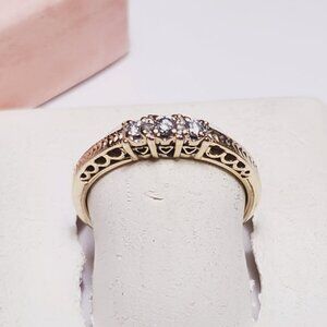 Estate .15ctw Diamond fancy Heart side 14Kt Y/Gold Tracer/Anniversary Band#20635